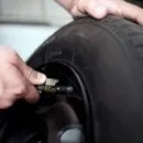 Чи є сенс накачувати колеса азотом?
